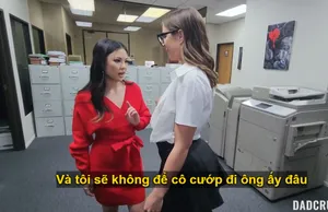 Người má ngực khủng và cậu con trai ở tuổi dậy thì… nó lạ lắm