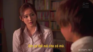 Một người chơi với hai cô gái và cho họ xem mặt và quan hệ bằng miệng với những "của quý" lớn. Hãy xem hai cô gái hư hỏng hôn nhau, chơi đùa với bộ ngực và sờ mó âm hộ của họ. Có rất nhiều tinh dịch.