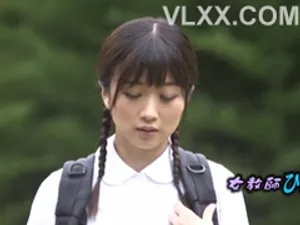 Nghi vợ ngoại tình với sếp, anh chồng lén đặt camera trong giỏ xách và...