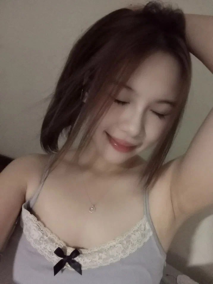 Làm tình em đồng nghiệp vú ngon đến nhà trú bão